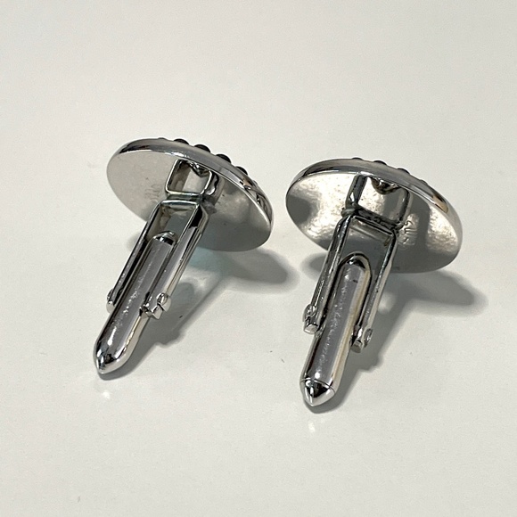 Swank Cufflinks and Tie Clip Set - Picture 4 of 9